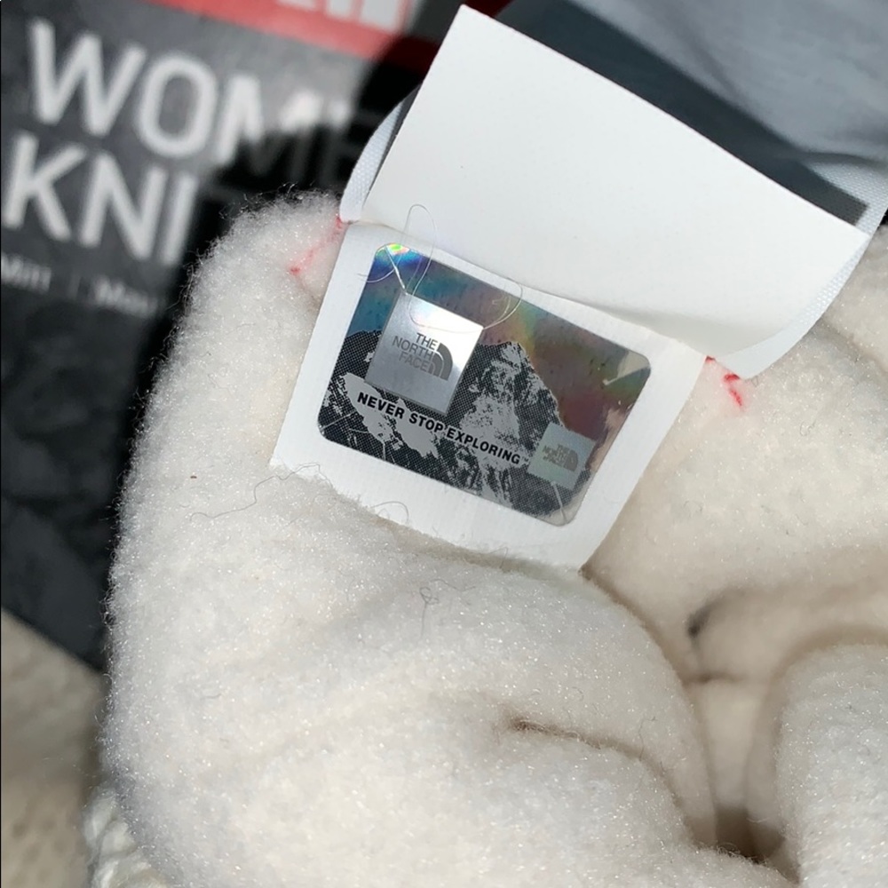 The North Face Womens Cable Knit Mitt - Picture 7 of 7